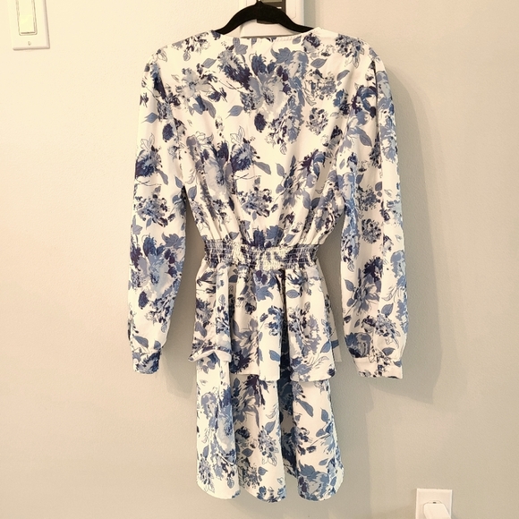 SHEIN : Floral Blue and White Women's Dress - Picture 5 of 8